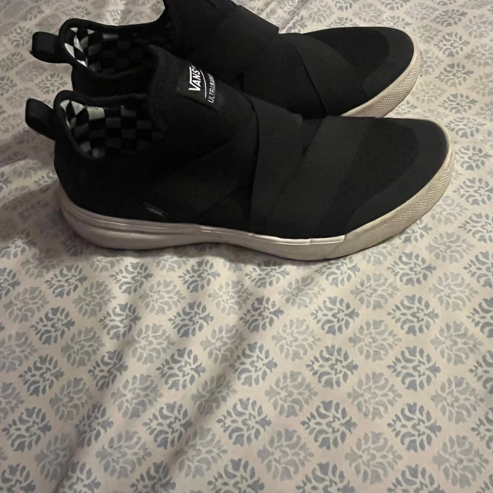 Vans Black Ultrarange Slip-On Shoes - Picture 2 of 2
